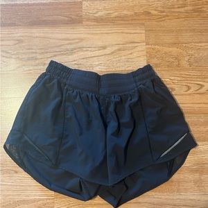 lululemon hotty hot shorts 4” black size 6 LIGHTLY WORN